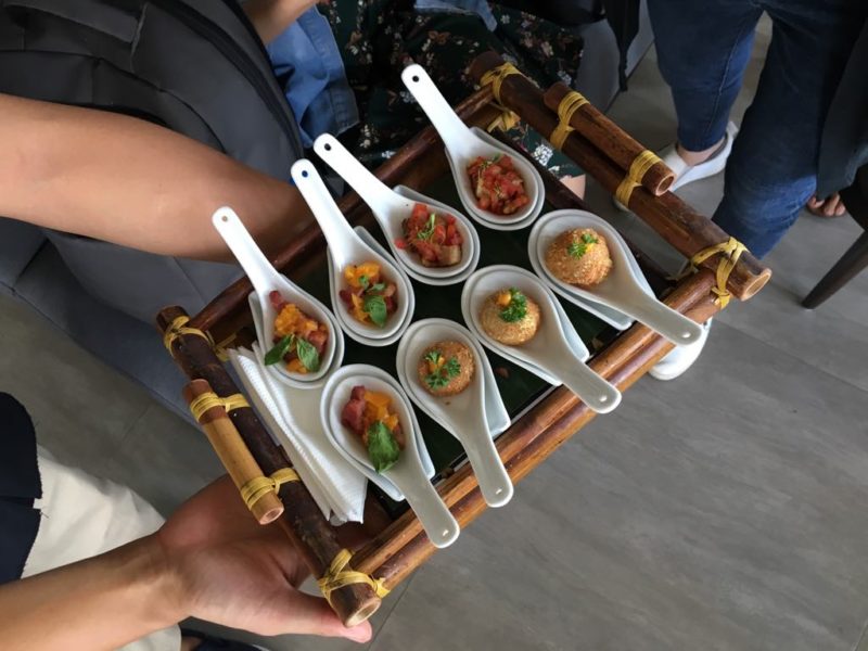 canapes-served-at-auco-lounge