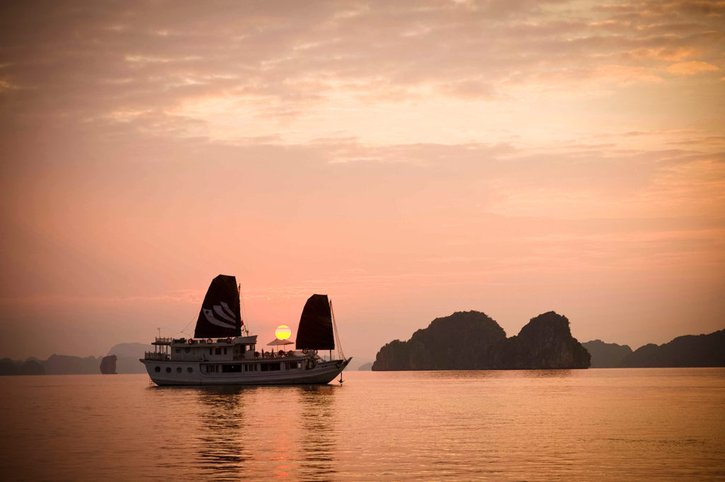 Bhaya-Legend-Halong-3-cabin-viewing-on-sunset