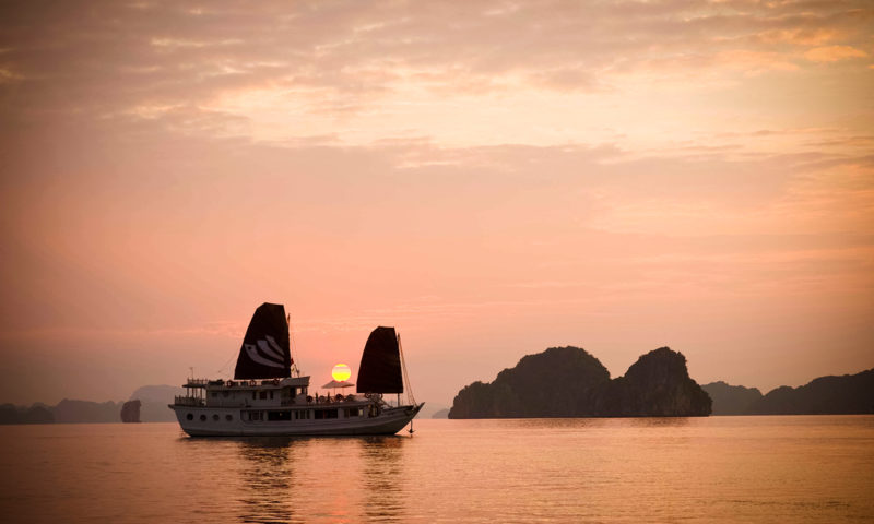 Bhaya-Legend-Halong-3-cabin-viewing-on-sunset